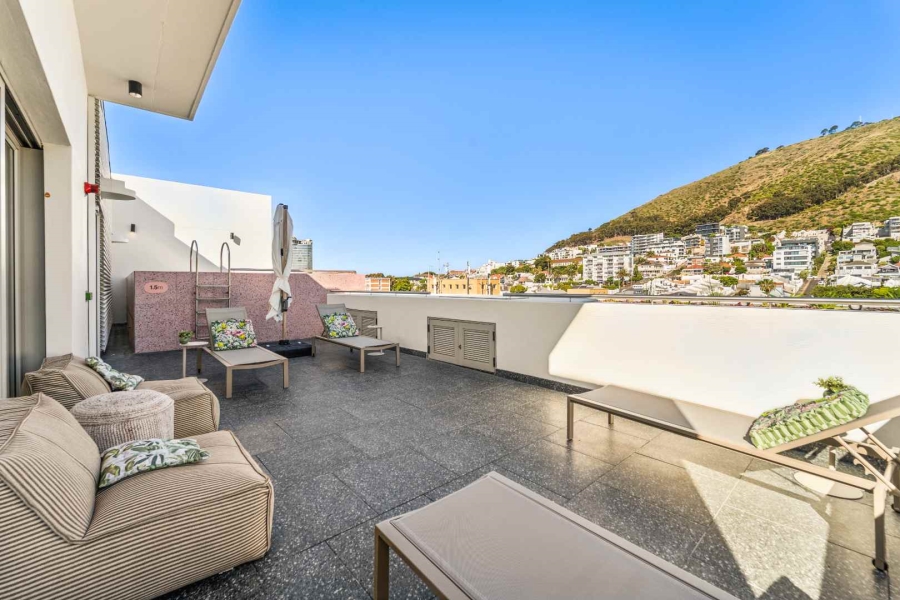 To Let 1 Bedroom Property for Rent in Sea Point Western Cape